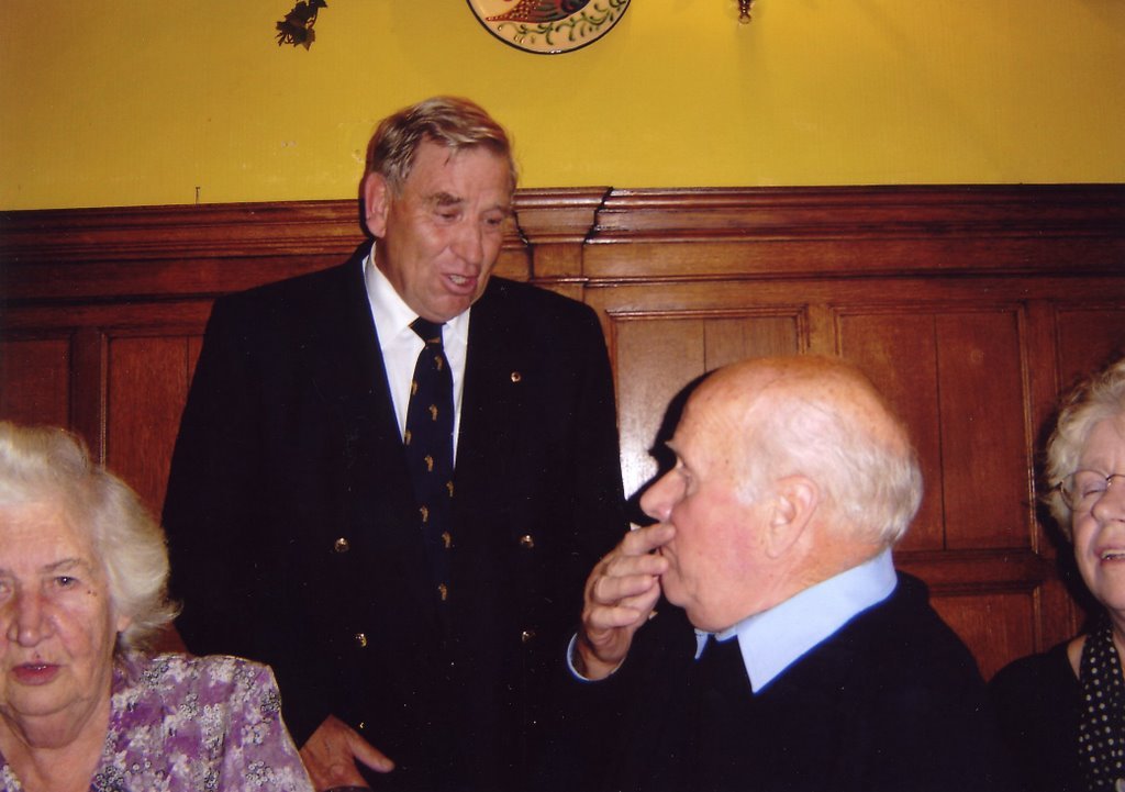 Pedlar Palmer asking advice from Arthur Ellis